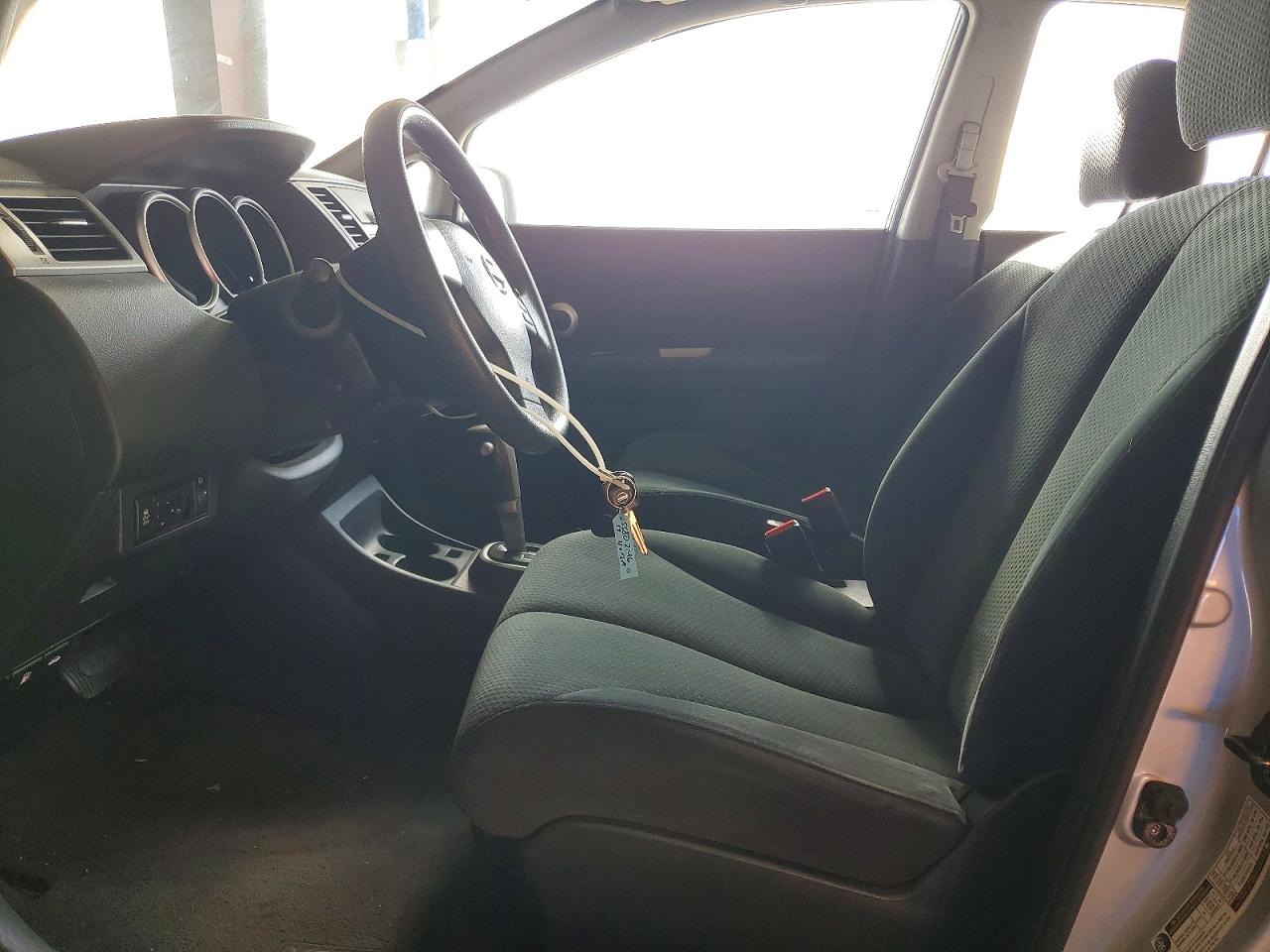 Nissan Versa 1.8 S