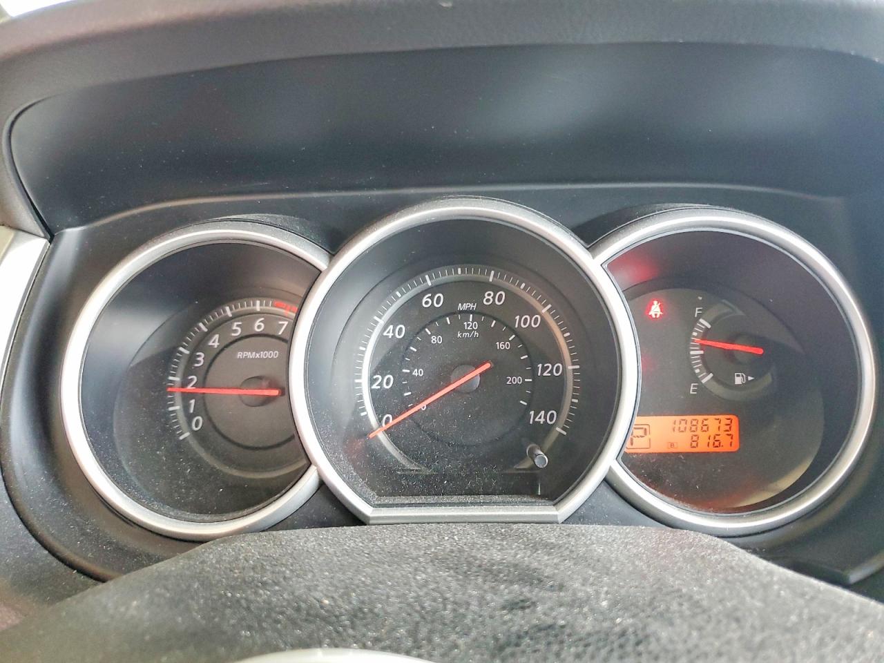 Nissan Versa 1.8 S