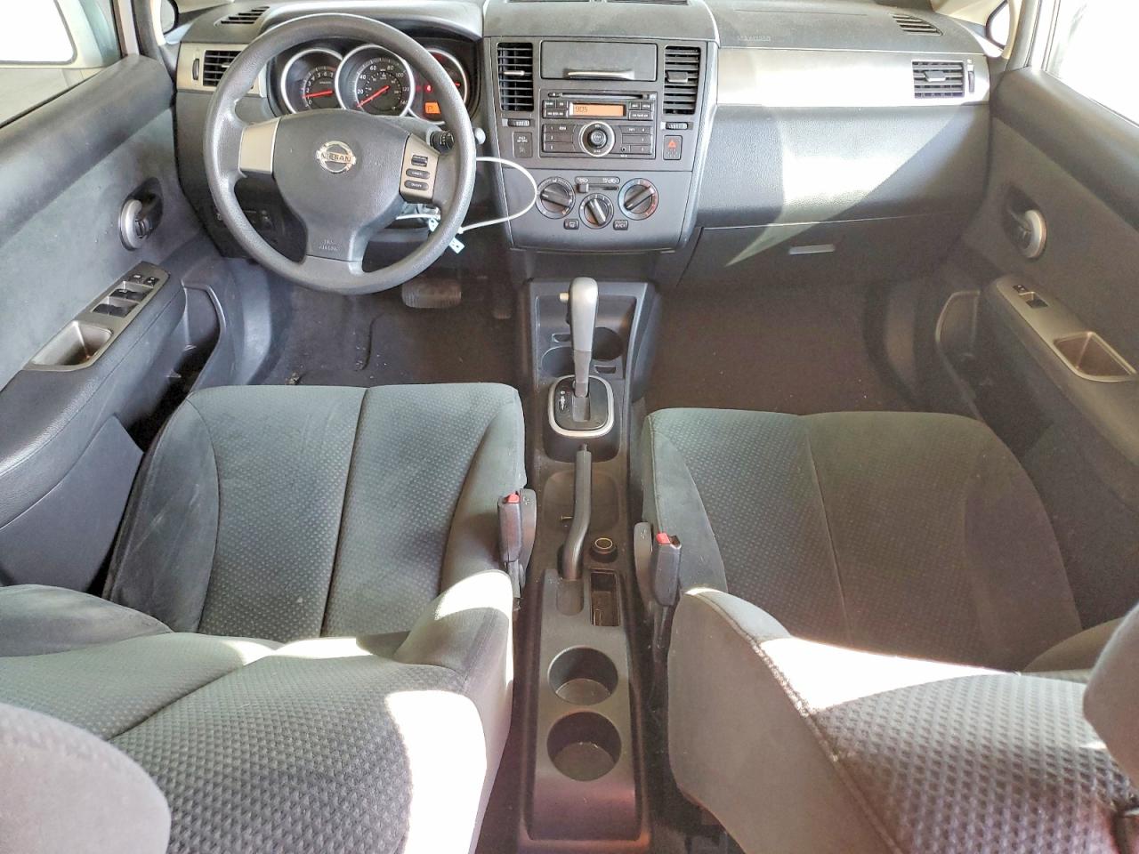Nissan Versa 1.8 S