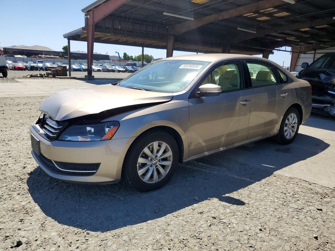 Salvage Volkswagen Passat Image