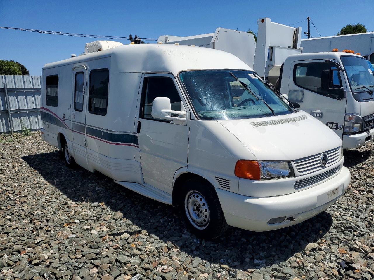 Salvage Volkswagen EuroVan Image