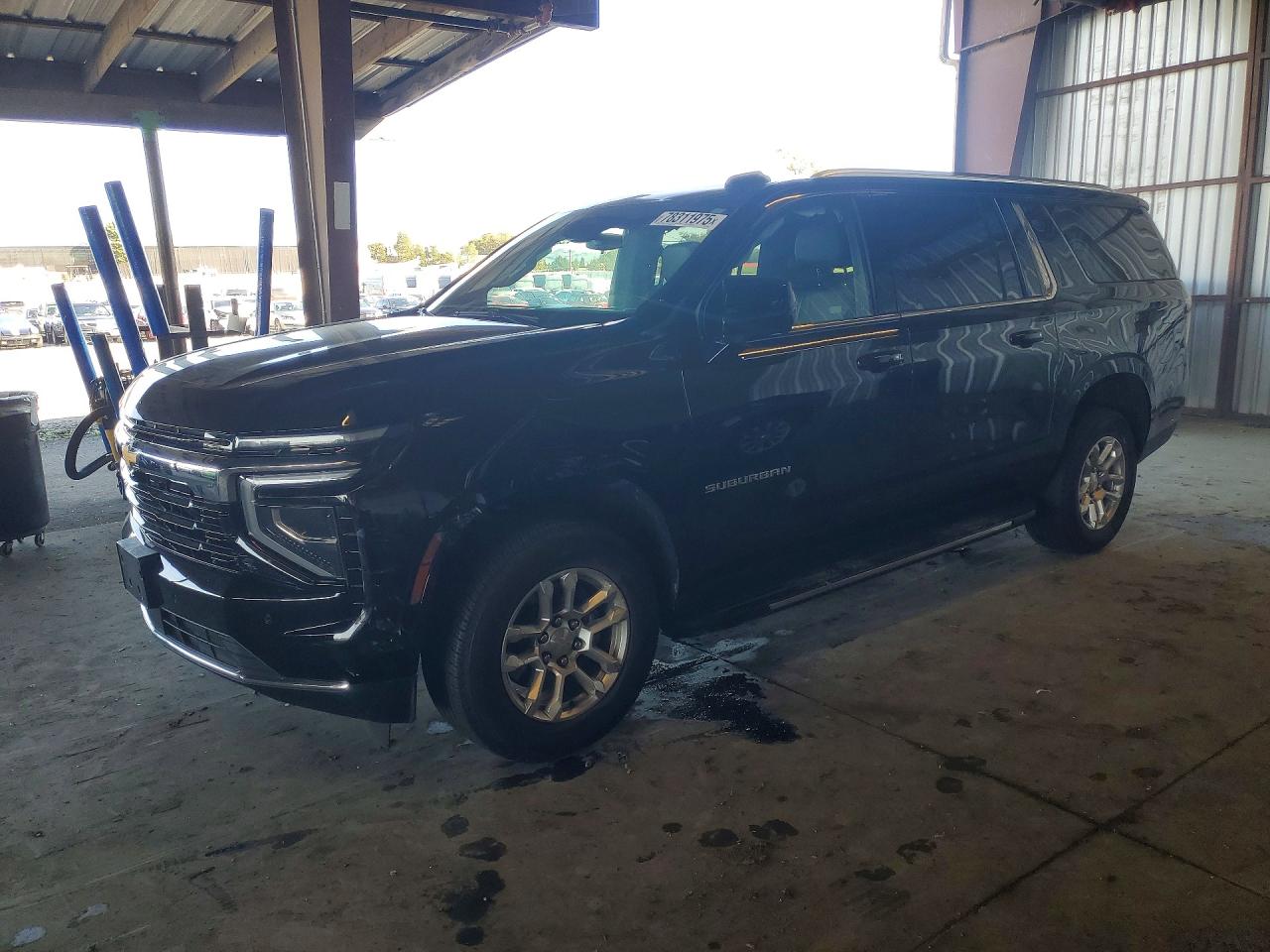 Salvage Chevrolet Suburban Image