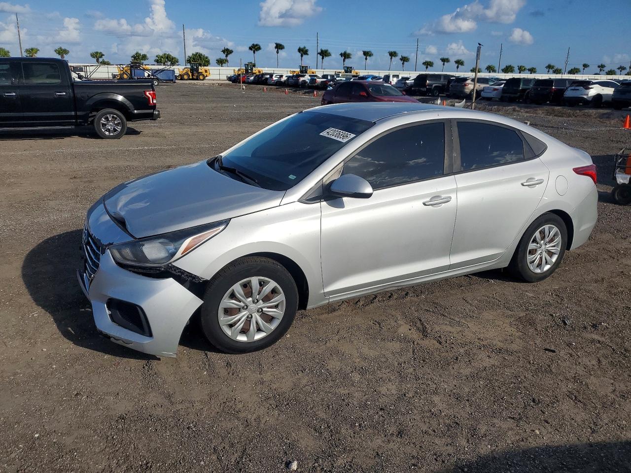 Salvage Hyundai ACCENT Image