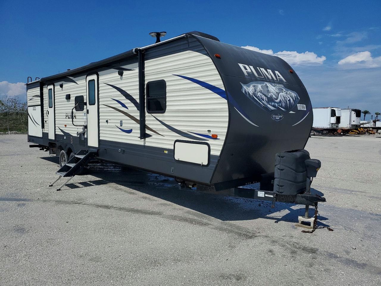 Salvage Puma Trailers Image