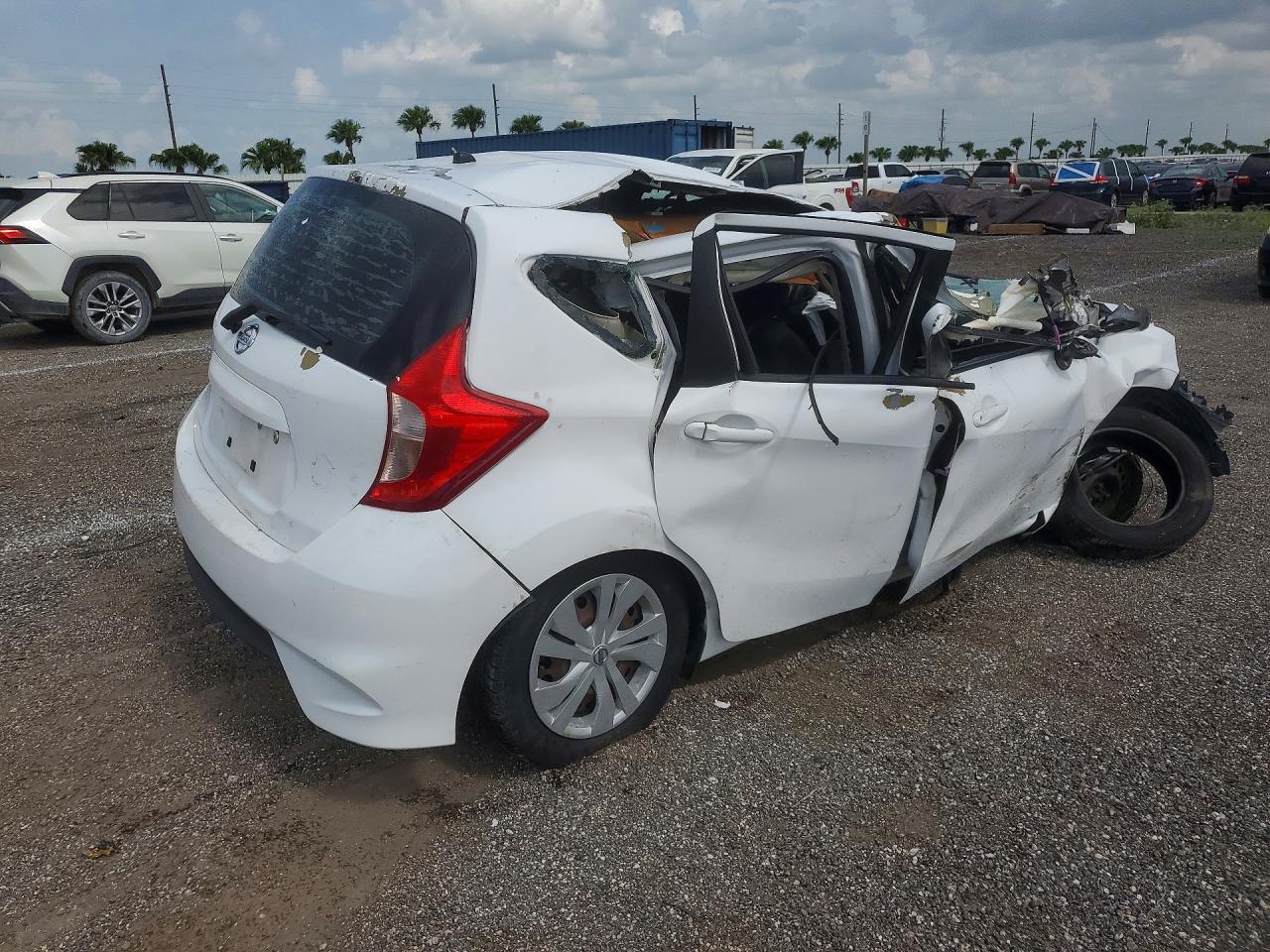 Nissan Versa S Plus