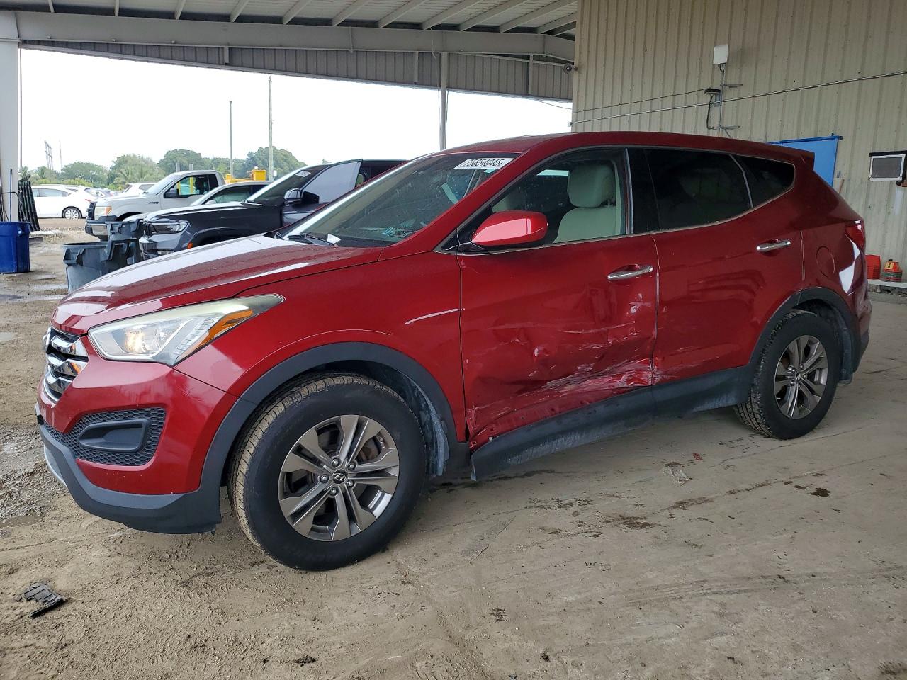 Salvage Hyundai SANTA FE Image