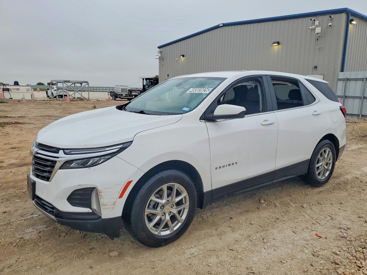 Salvage Chevrolet Equinox Image
