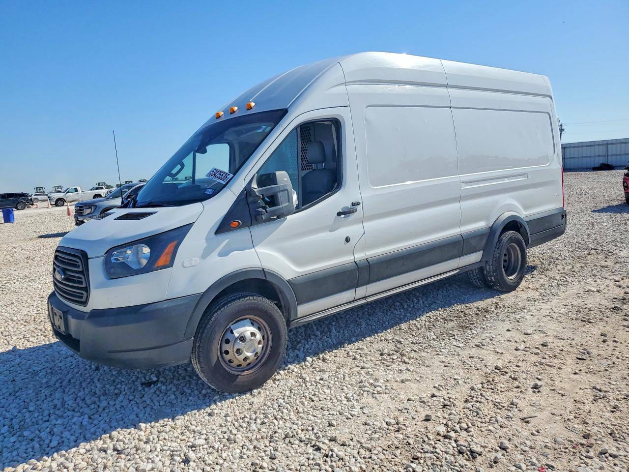 Salvage Ford Transit Image