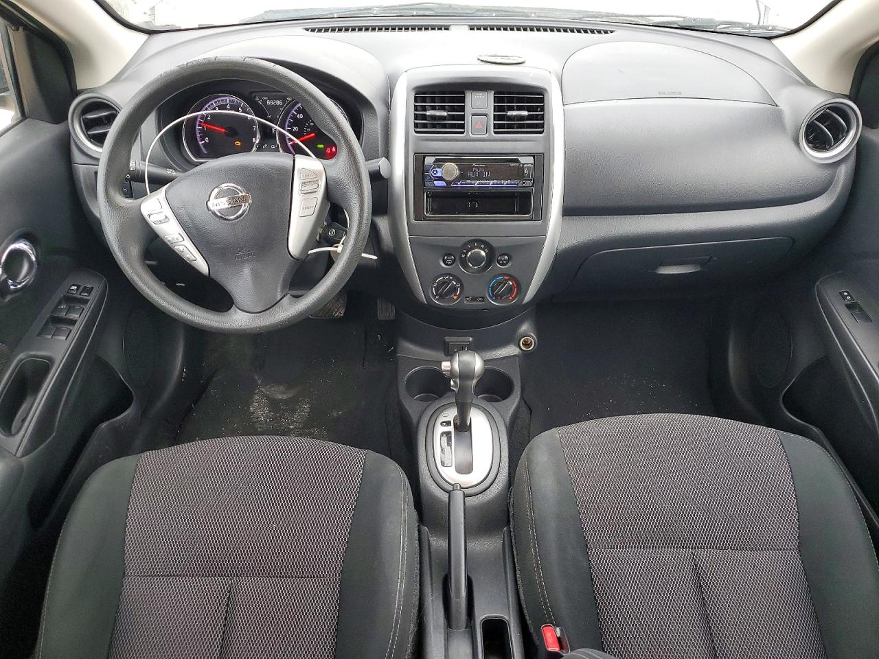 Nissan Versa 1.6 Sv