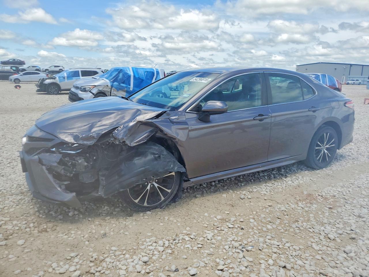 Salvage Toyota Camry Image