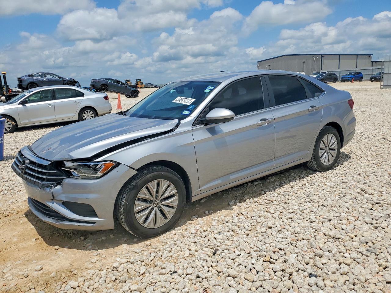 Salvage Volkswagen Jetta Image