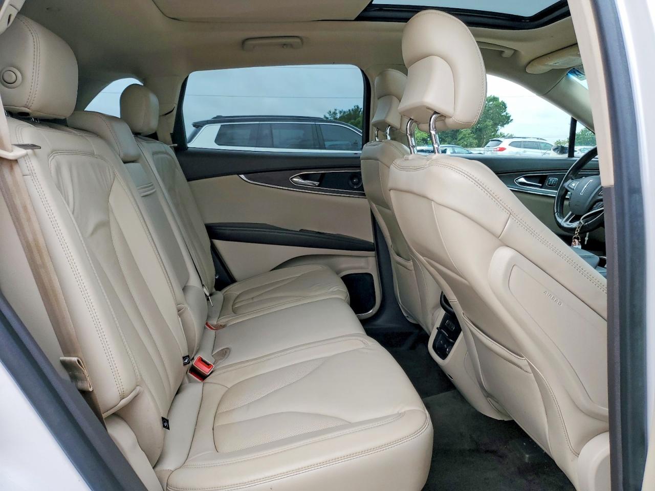 Lincoln MKX Select