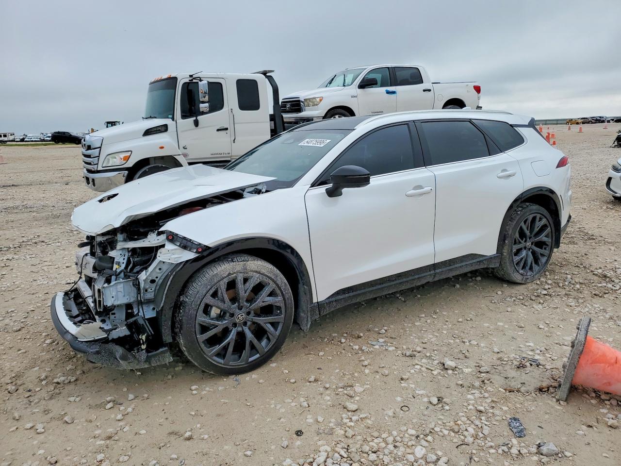 Salvage Toyota Crown Signia Image