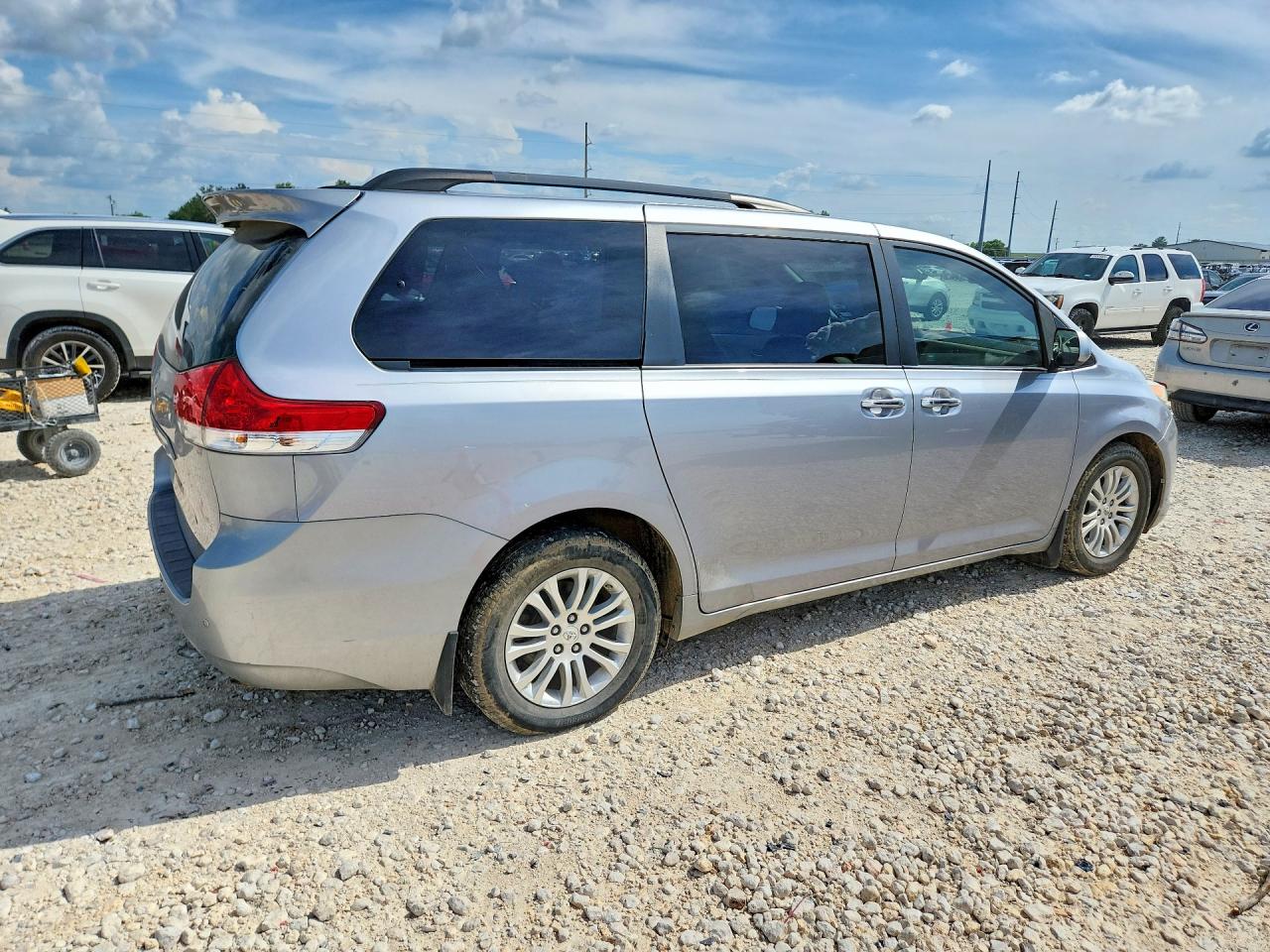 Toyota Sienna Xle 8-passenger