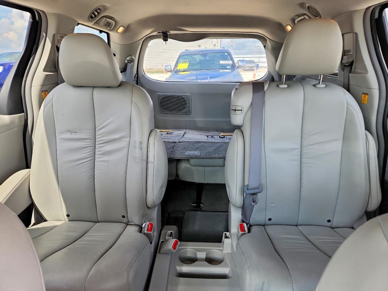 Toyota Sienna Xle 8-passenger