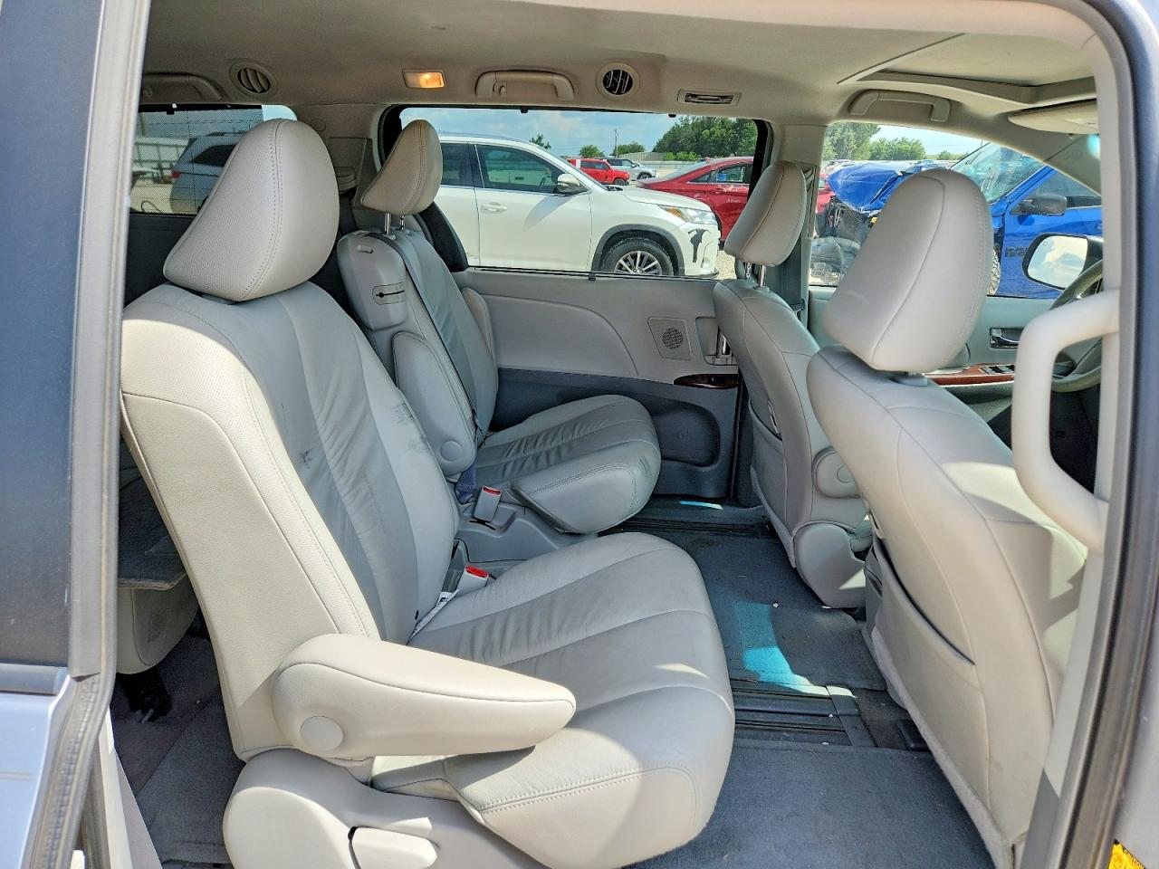 Toyota Sienna Xle 8-passenger
