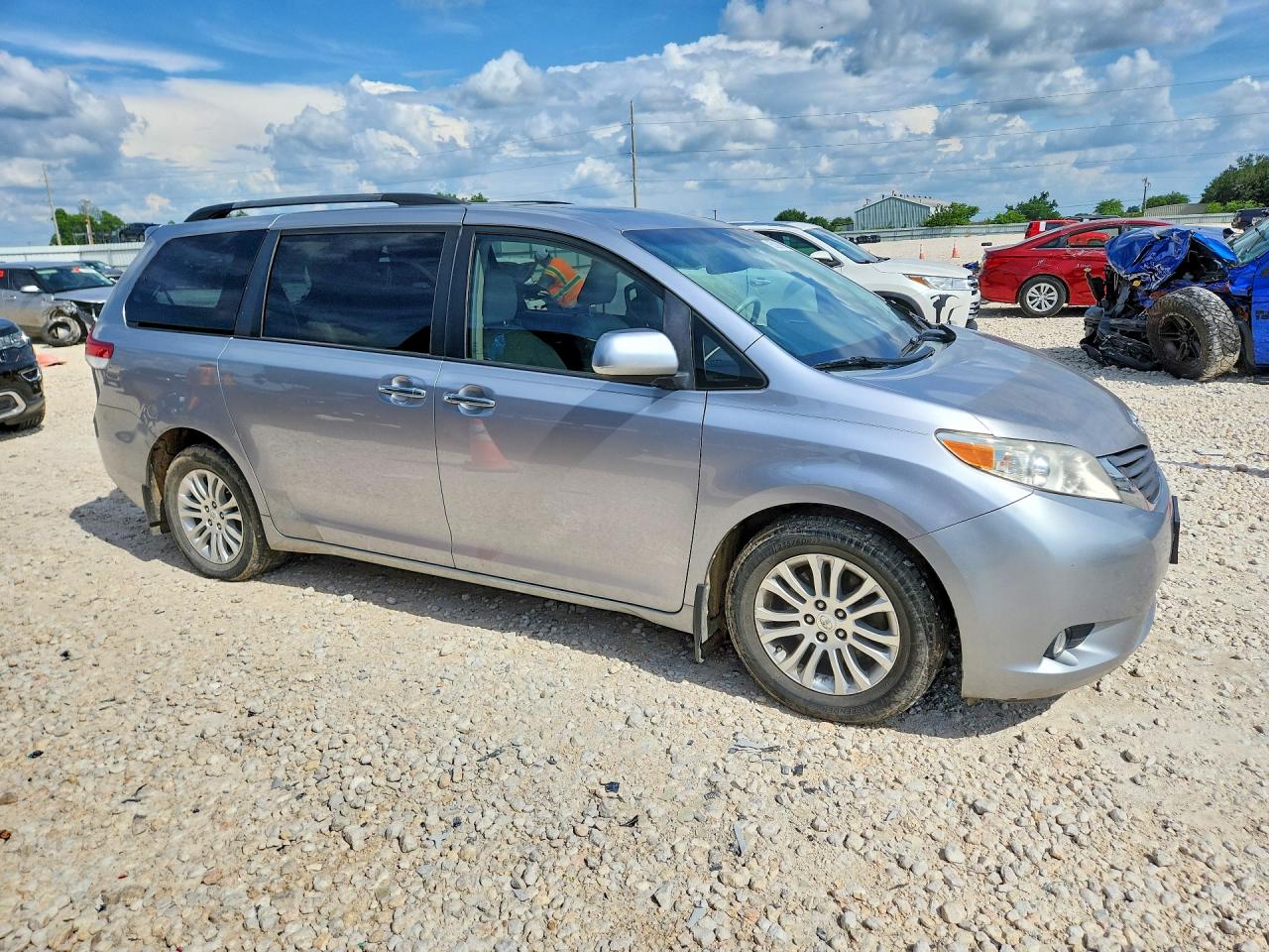 Toyota Sienna Xle 8-passenger