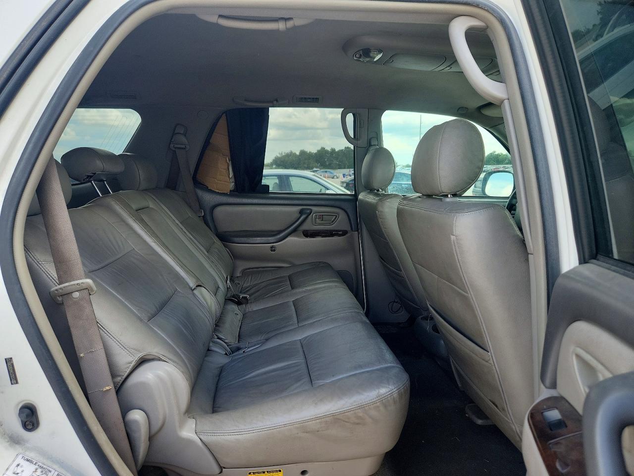 Toyota Sequoia Sr5