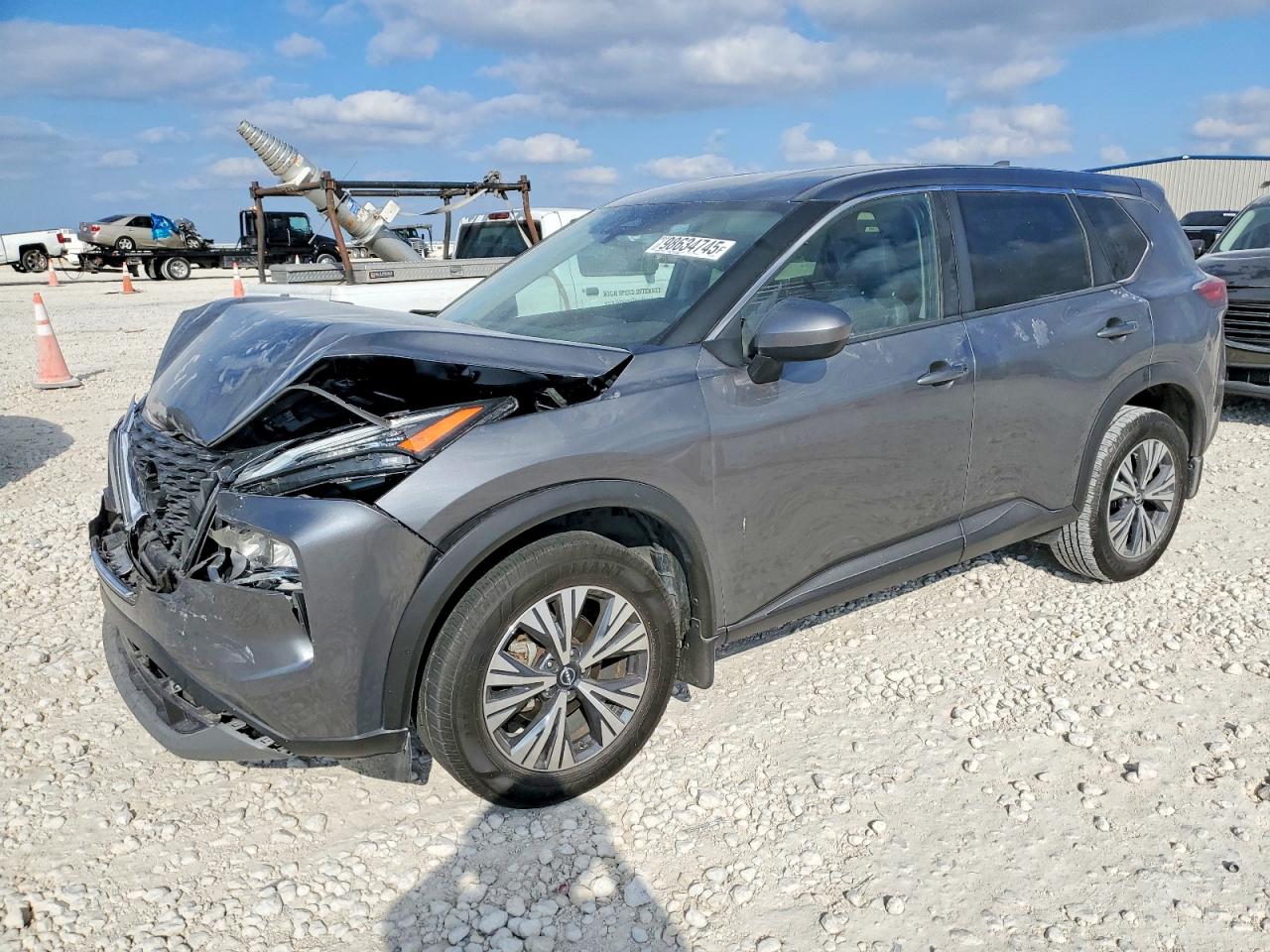 Salvage Nissan Rogue Image