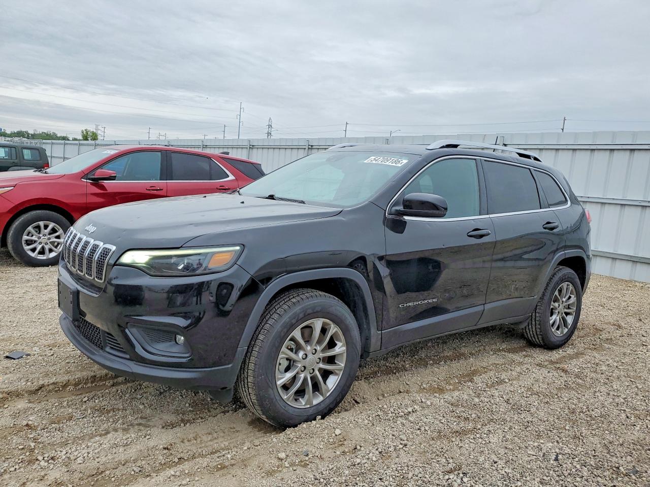 Salvage Jeep Cherokee Image