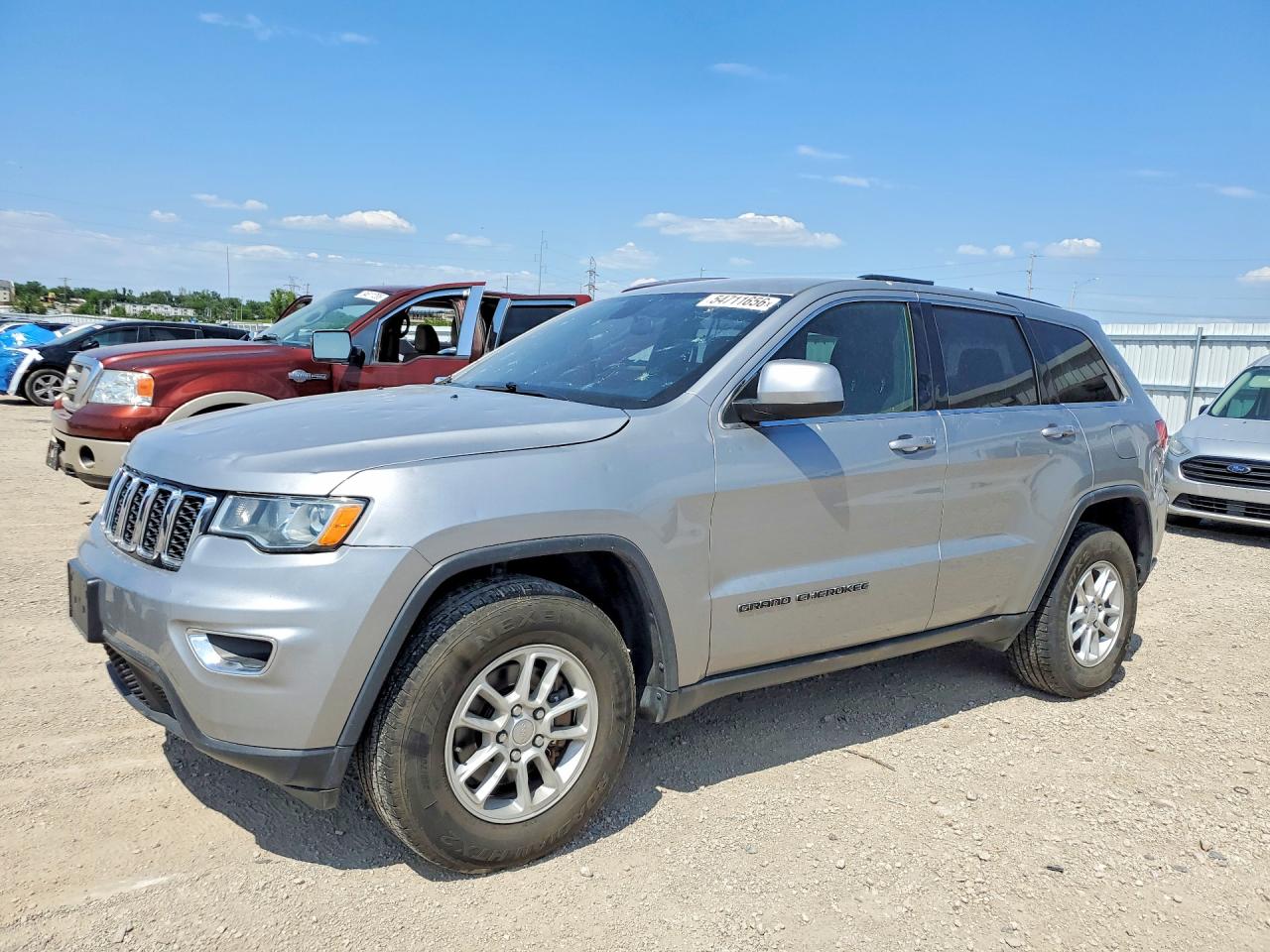 Salvage Jeep Cherokee Image