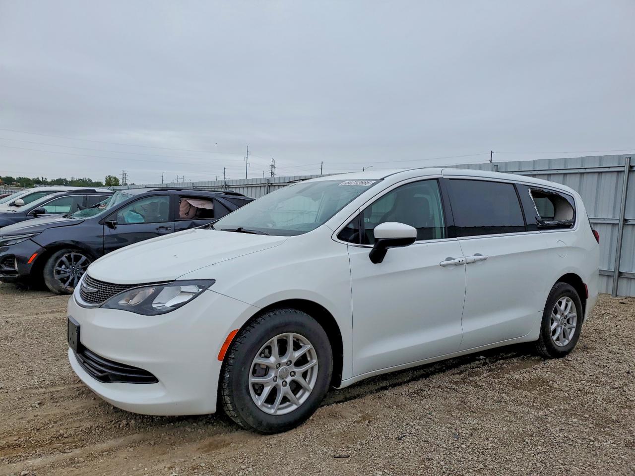 Salvage Chrysler Pacifica Image