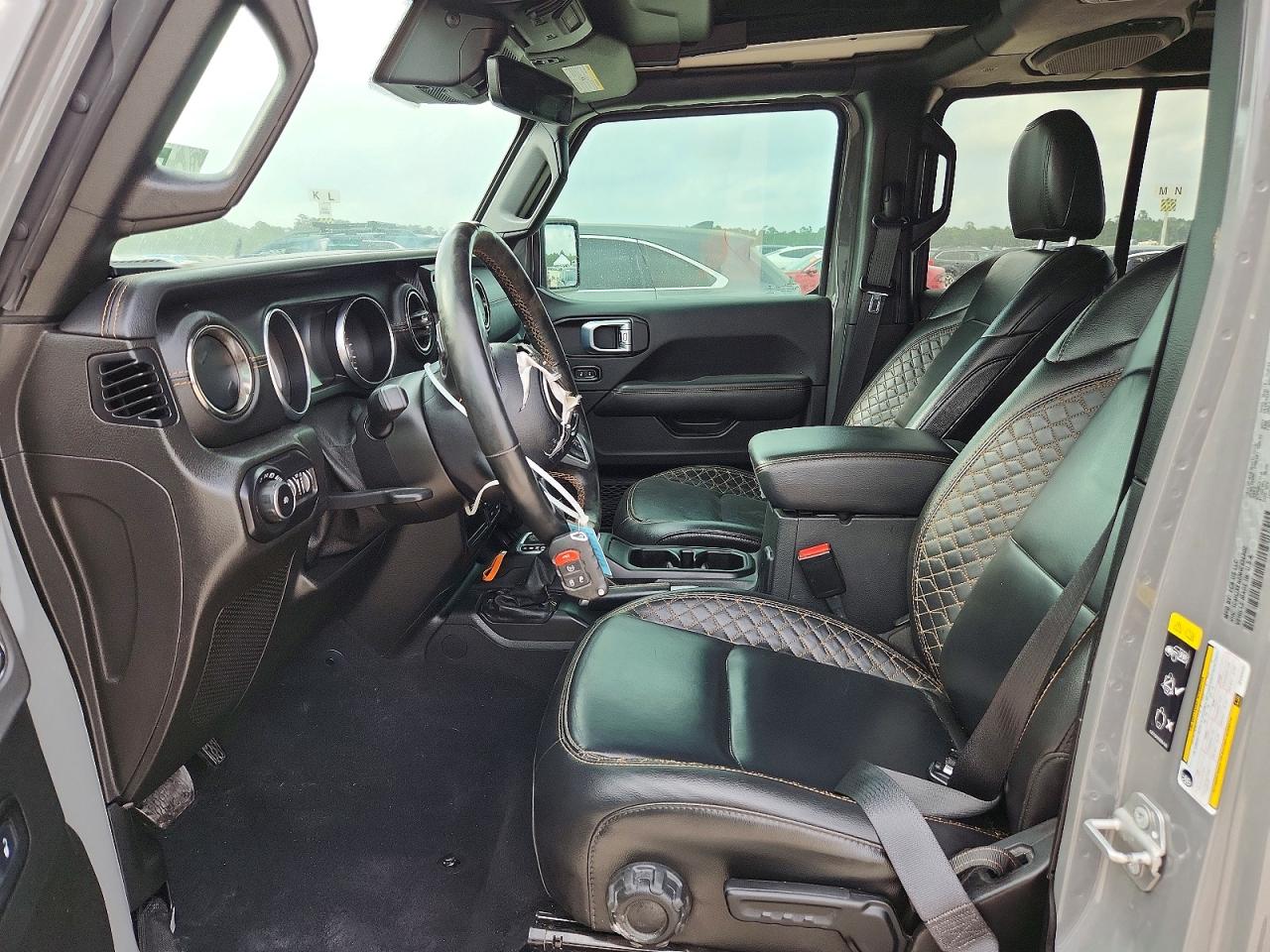 Jeep Wrangler Sahara