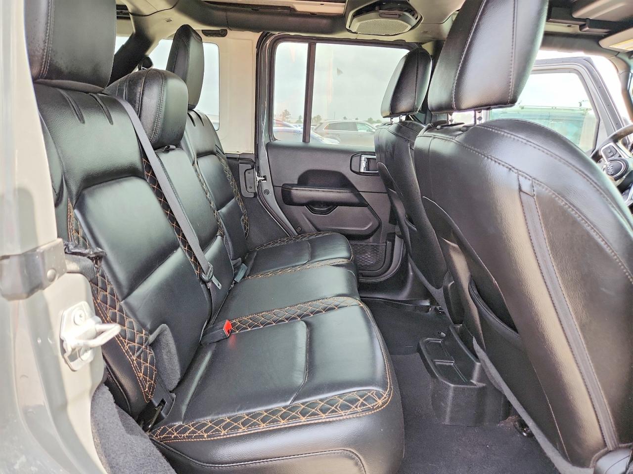 Jeep Wrangler Sahara