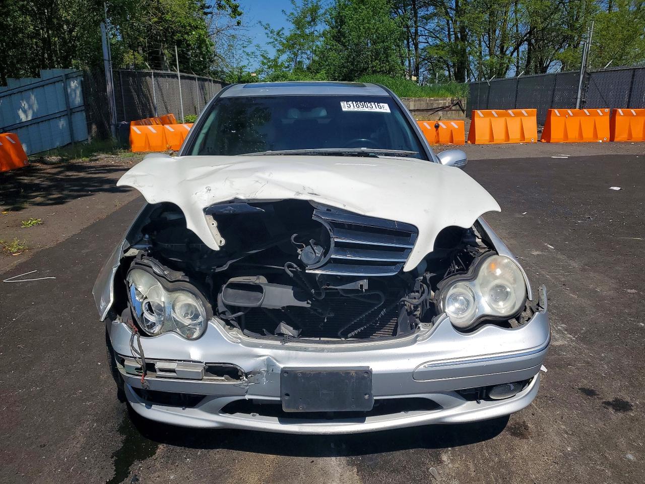 Mercedes-Benz C-Class 230