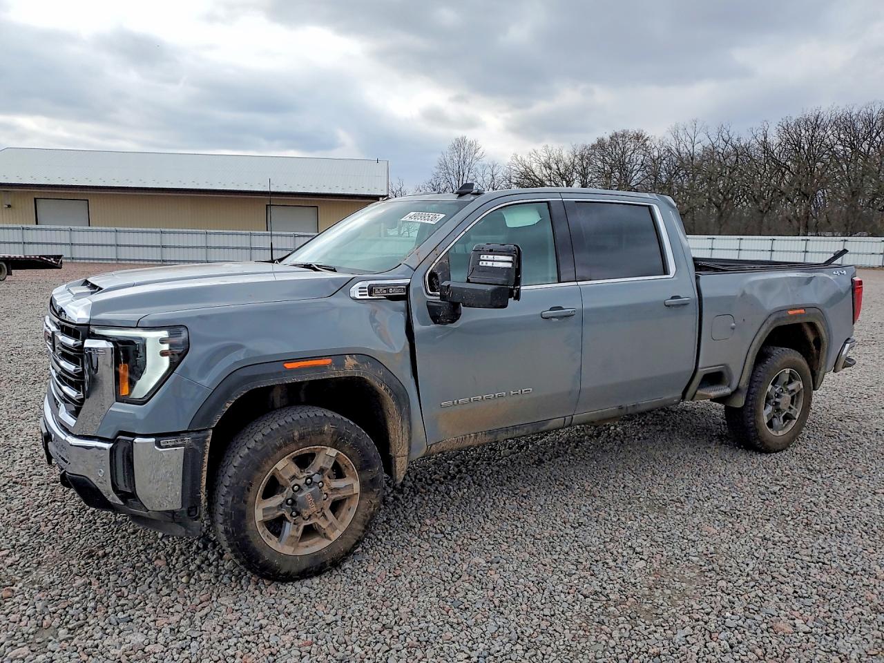 Salvage GMC Sierra Image