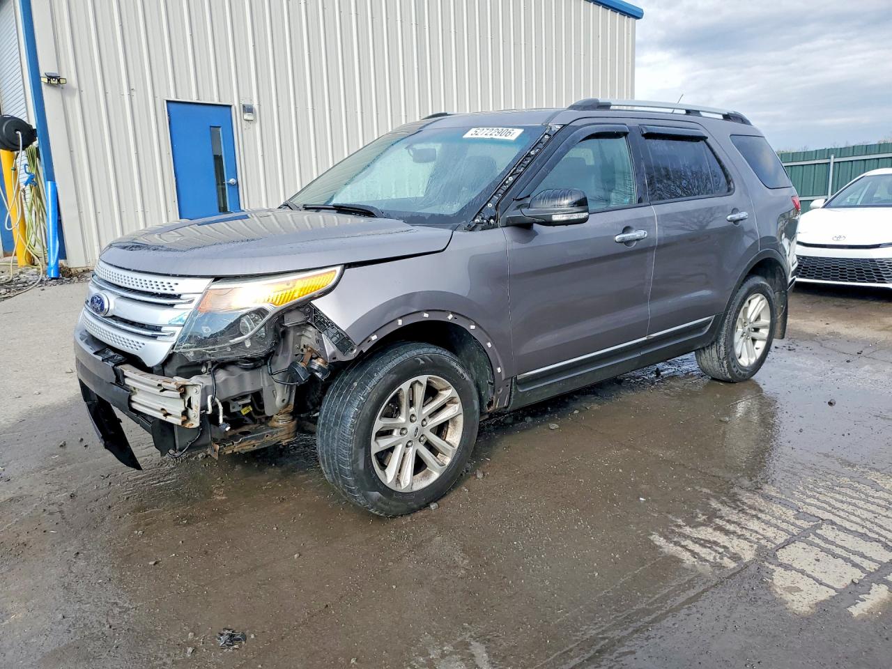 Salvage Ford Explorer Image