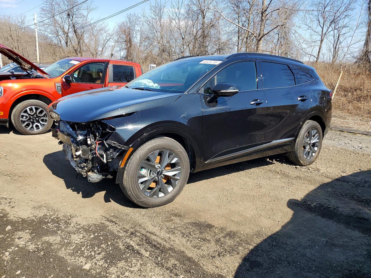 Salvage Kia Sportage Image