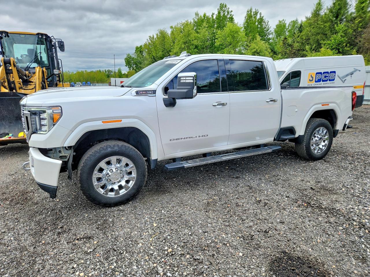 Salvage GMC Sierra Image