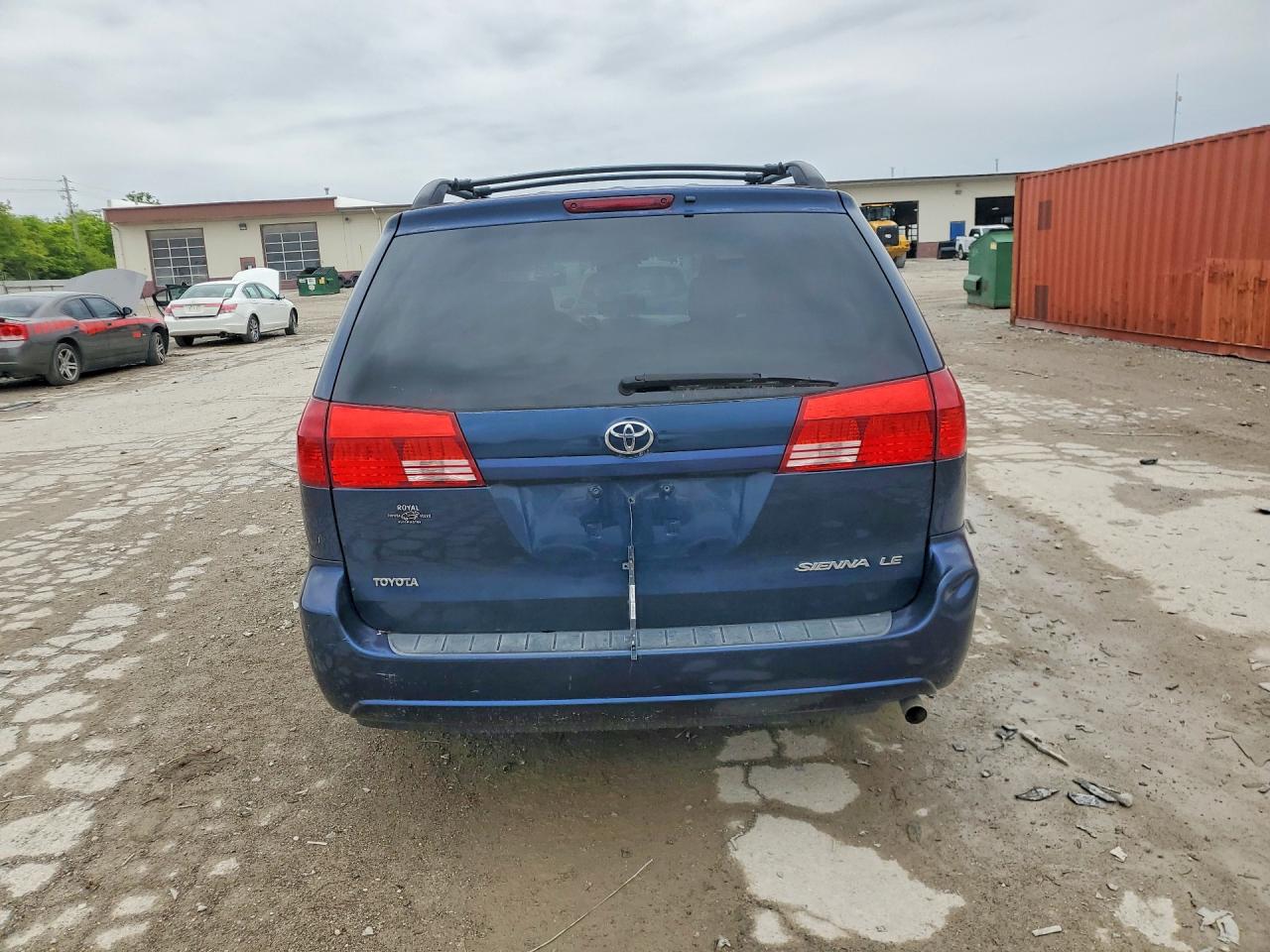 Toyota Sienna Le 7 Passenger
