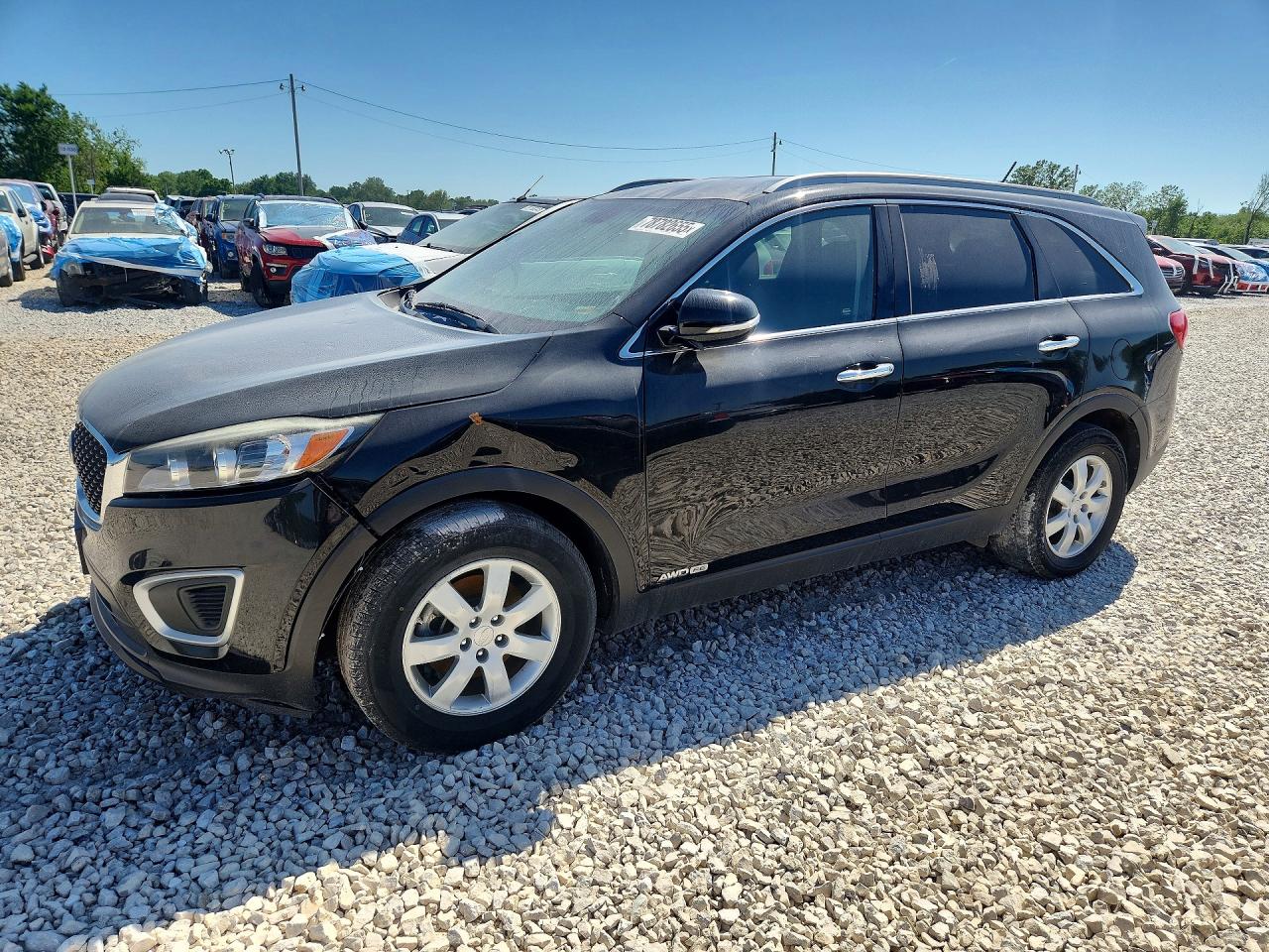 Salvage Kia Sorento Image