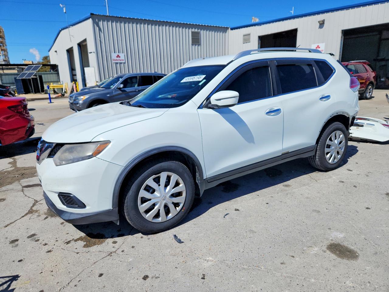 Salvage Nissan Rogue Image