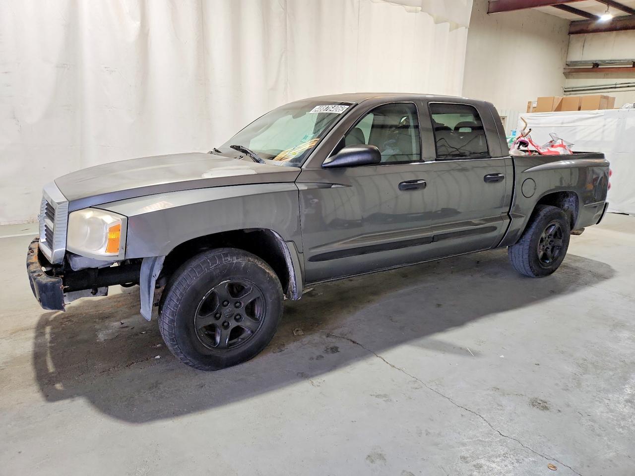 Salvage Dodge Dakota Image