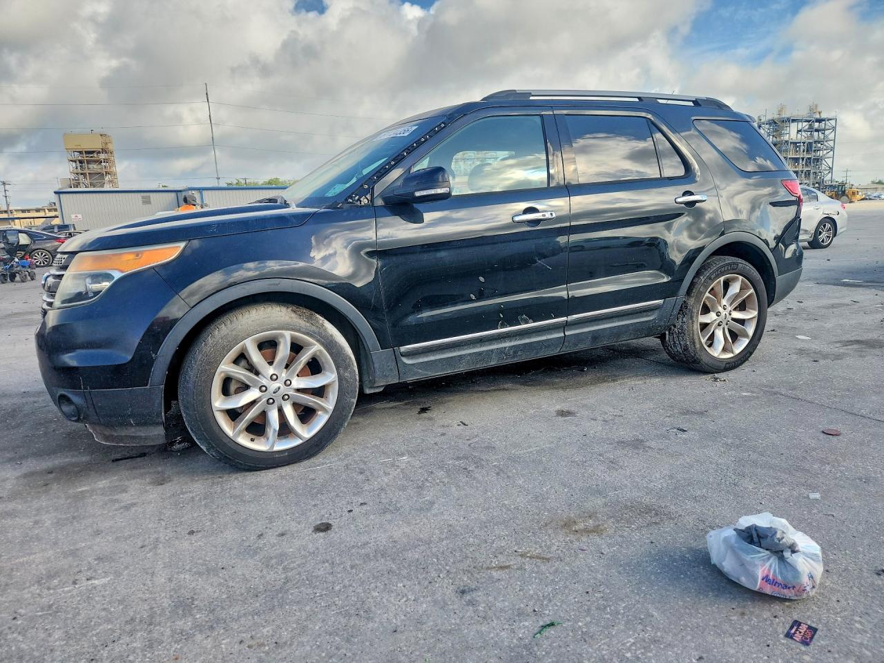 Salvage Ford Explorer Image