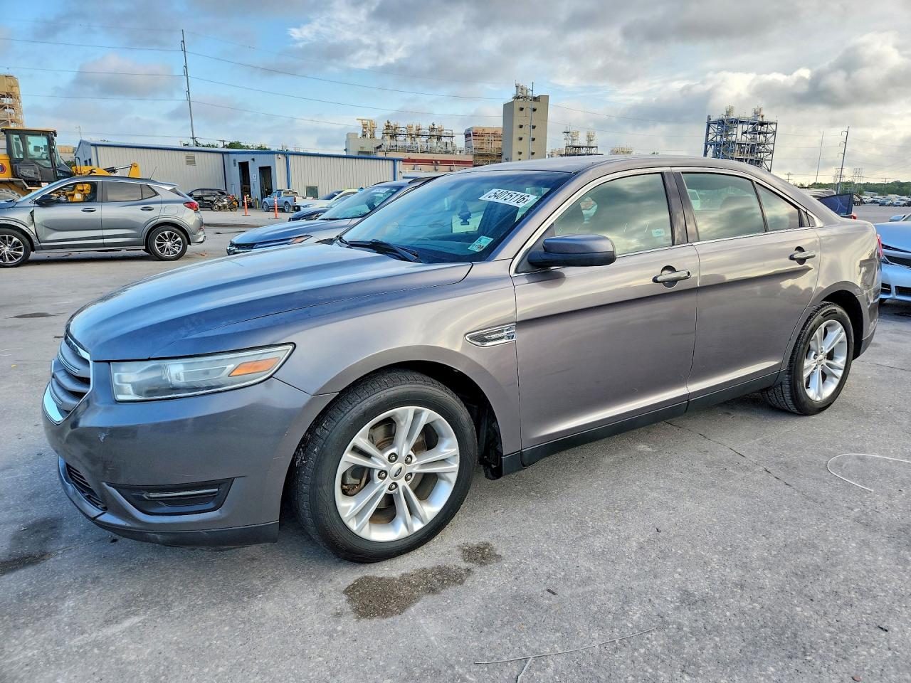 Salvage Ford Taurus Image