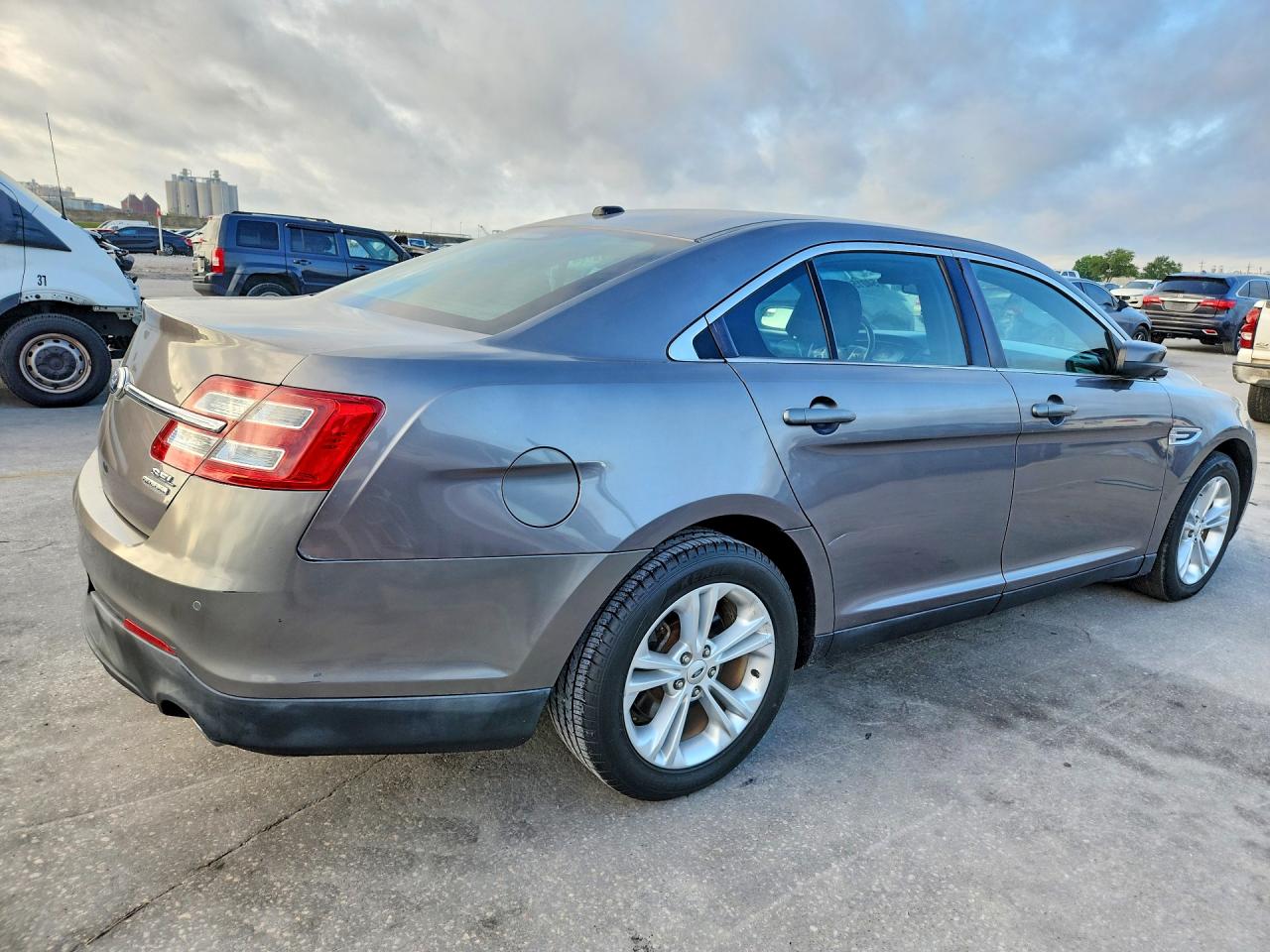 Ford Taurus Sel