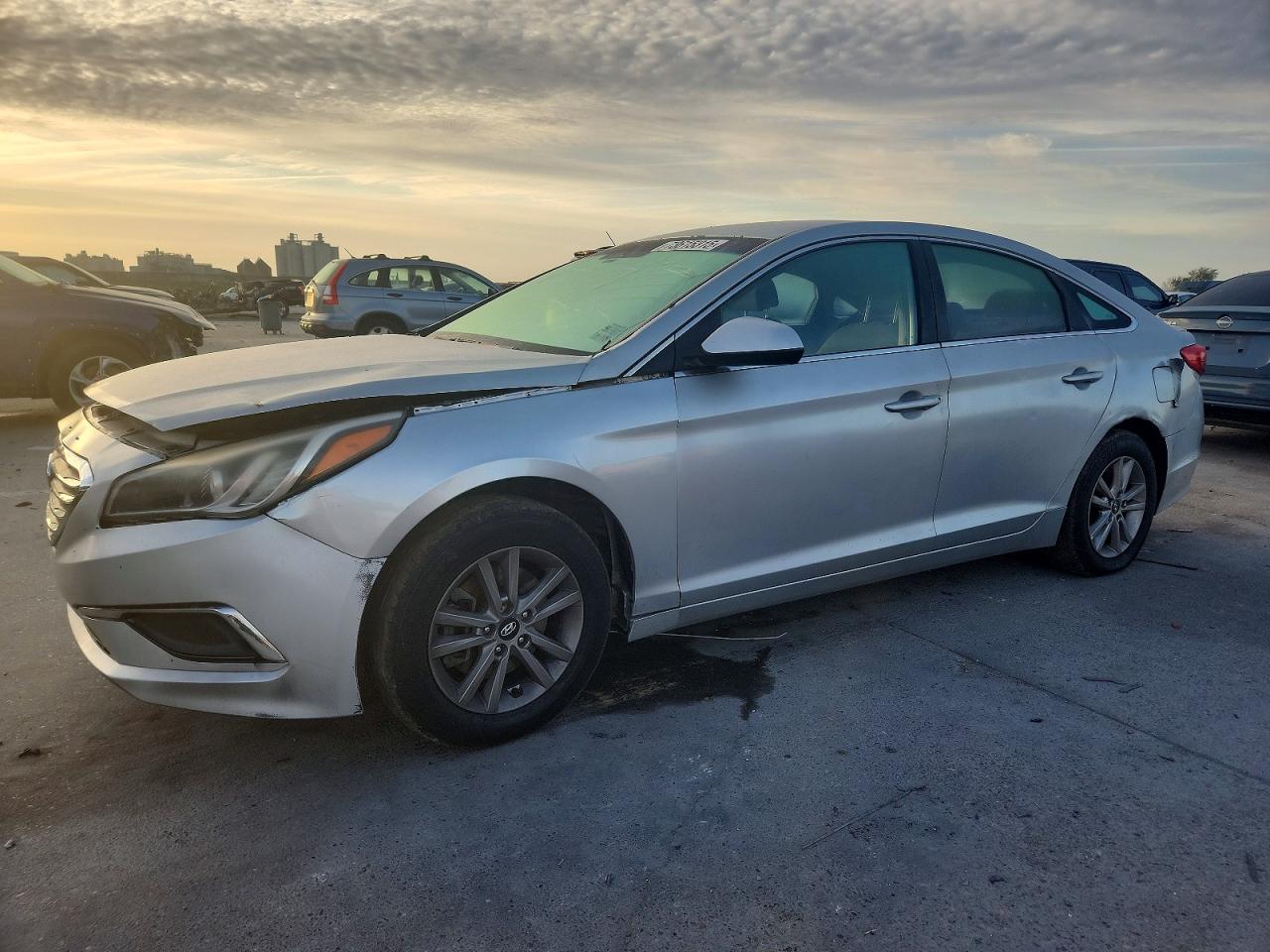Salvage Hyundai SONATA Image