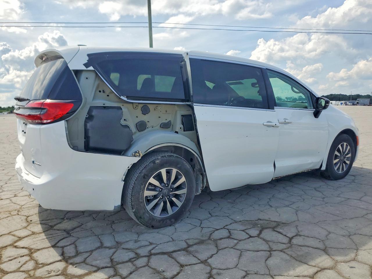 Chrysler Pacifica Hybrid Select