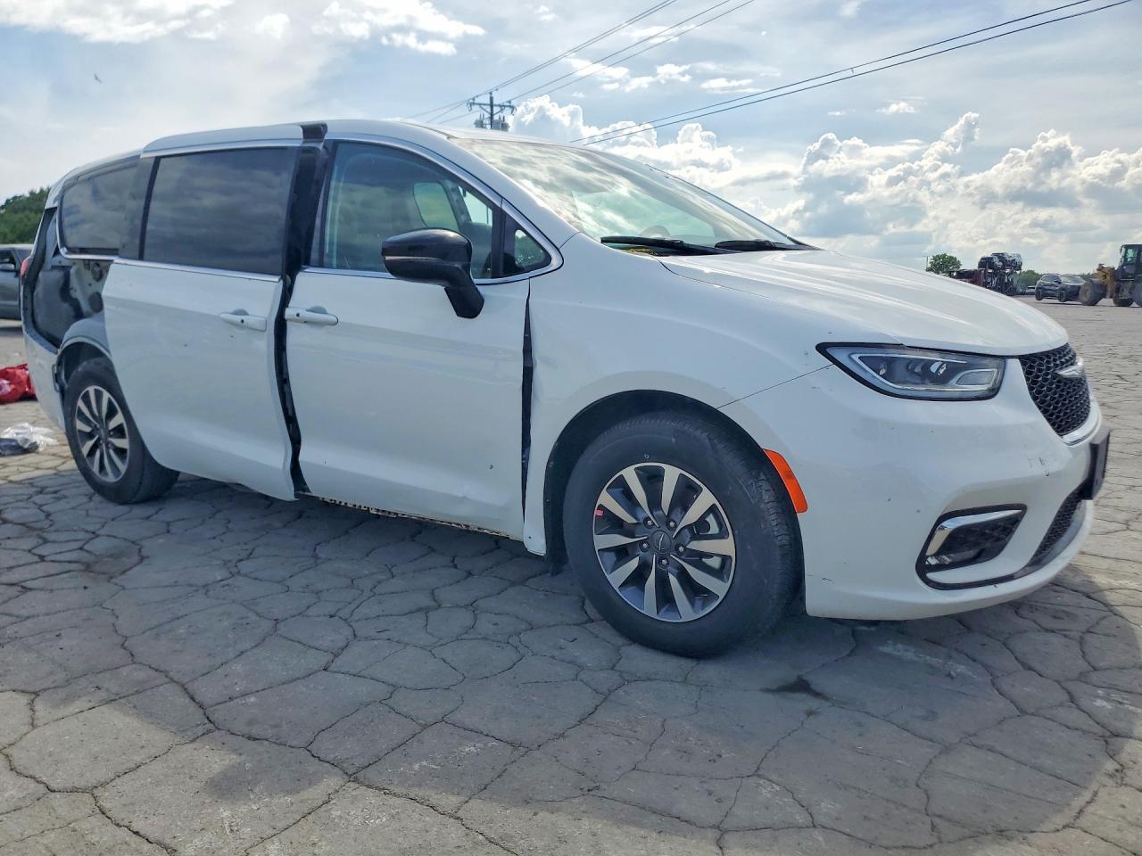 Chrysler Pacifica Hybrid Select