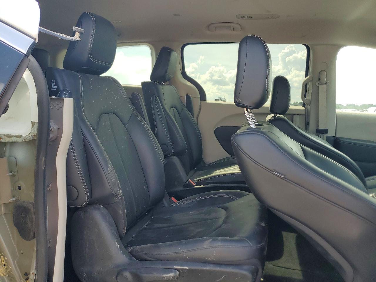 Chrysler Pacifica Hybrid Select