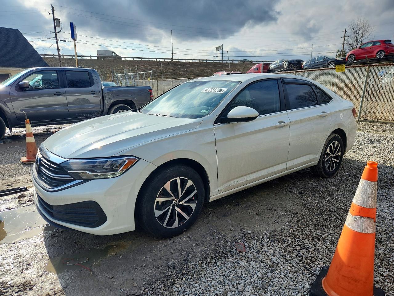 Salvage Volkswagen Jetta Image