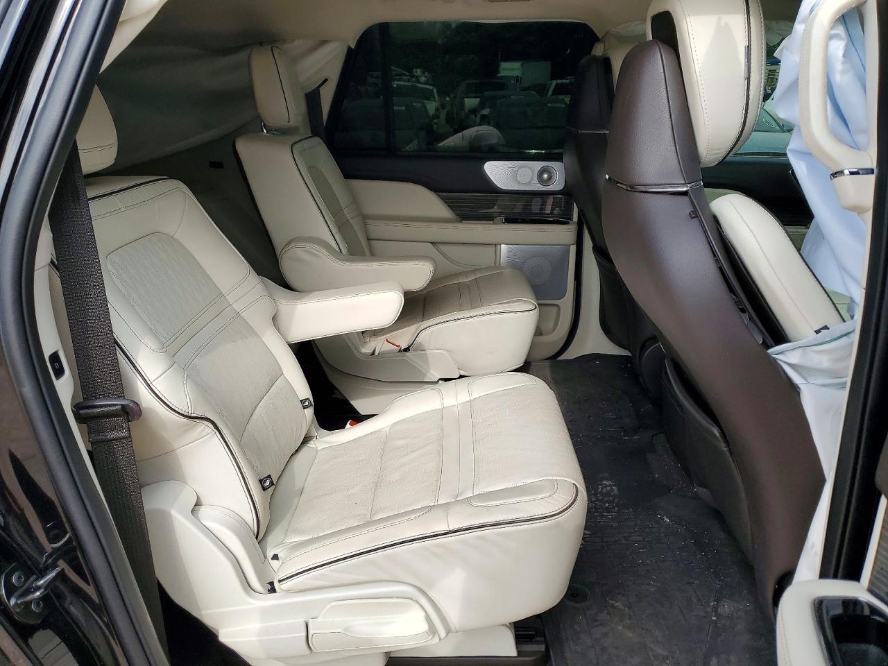 Lincoln Navigator L Black Label