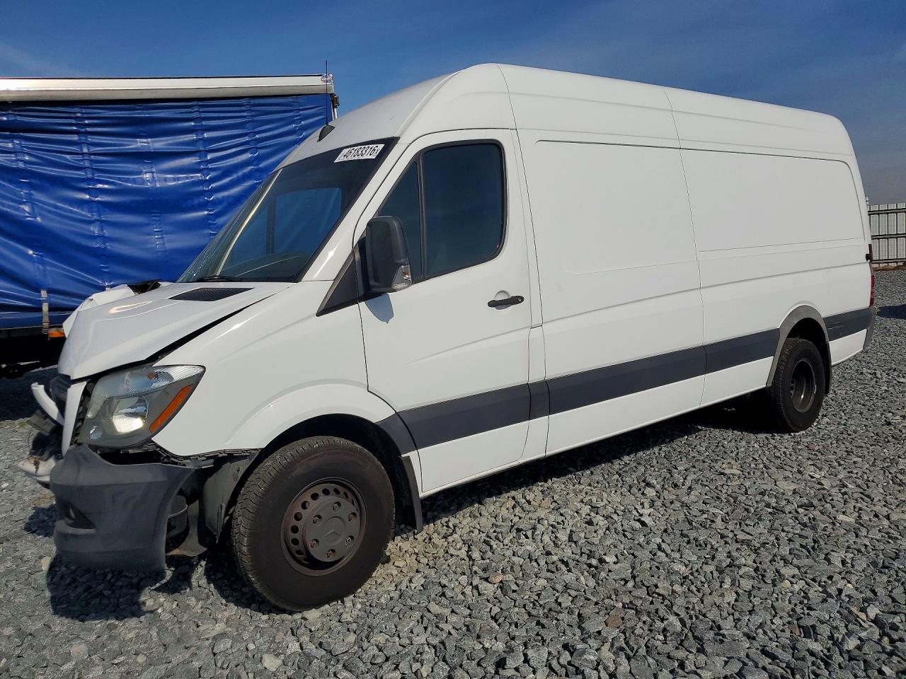 Salvage Mercedes-Benz Sprinter Image