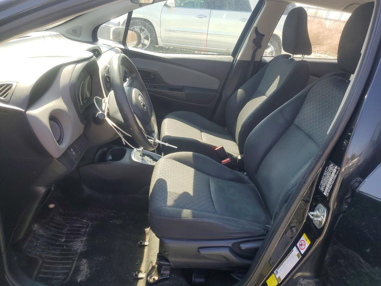 Toyota Yaris 5-door L
