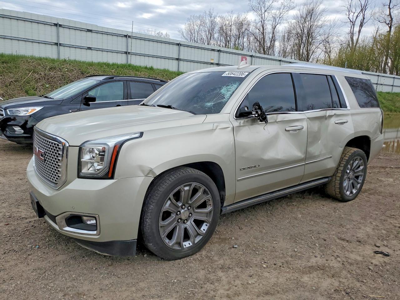 Salvage GMC Yukon Image