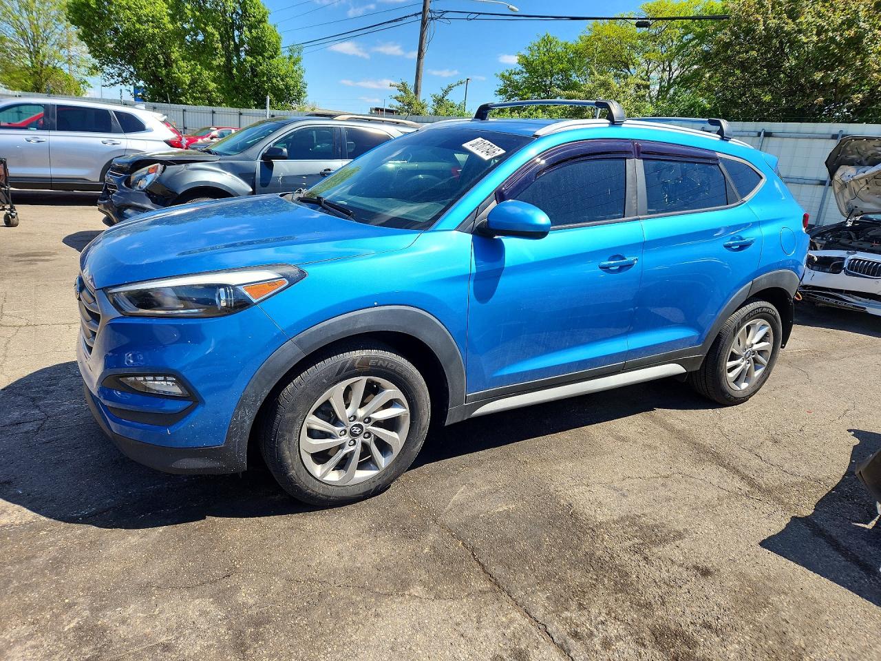 Salvage Hyundai TUCSON Image